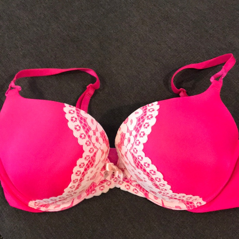 Victoria’s Secret Miraculous Plunge Bra